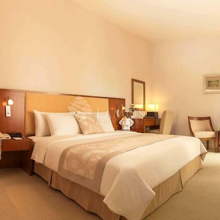 Catina Saigon Hotel Хошимин Екстериор снимка