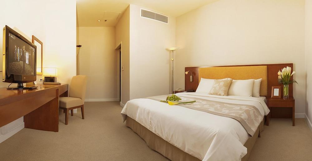 Catina Saigon Hotel Хошимин Екстериор снимка