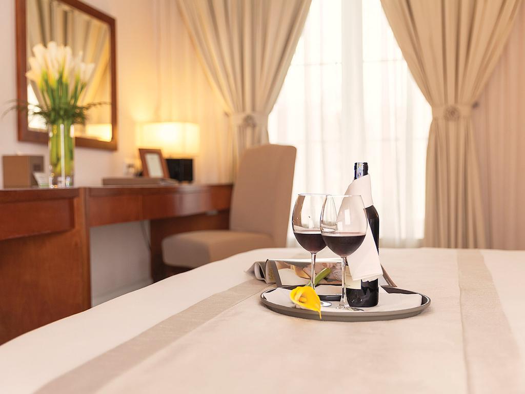 Catina Saigon Hotel Хошимин Екстериор снимка