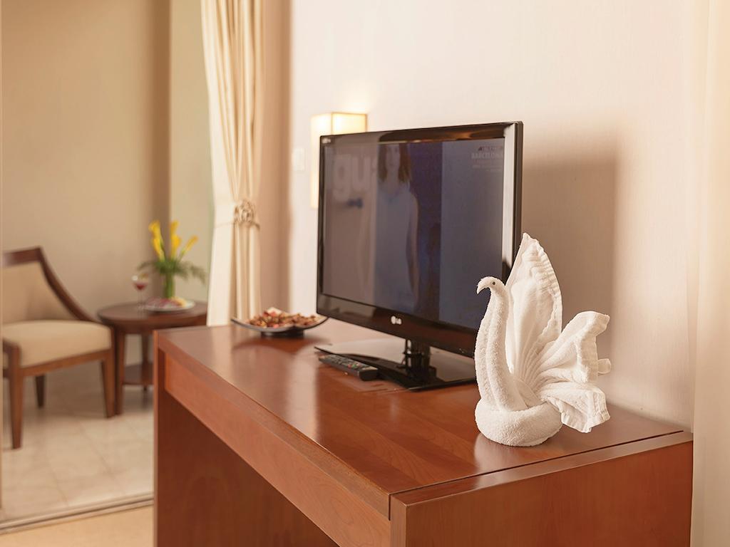 Catina Saigon Hotel Хошимин Екстериор снимка