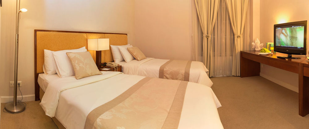Catina Saigon Hotel Хошимин Екстериор снимка