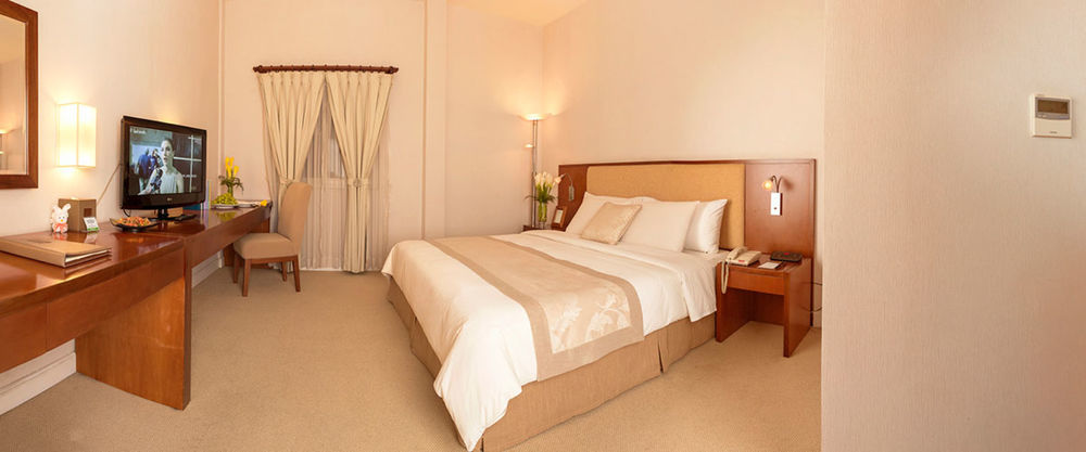Catina Saigon Hotel Хошимин Екстериор снимка