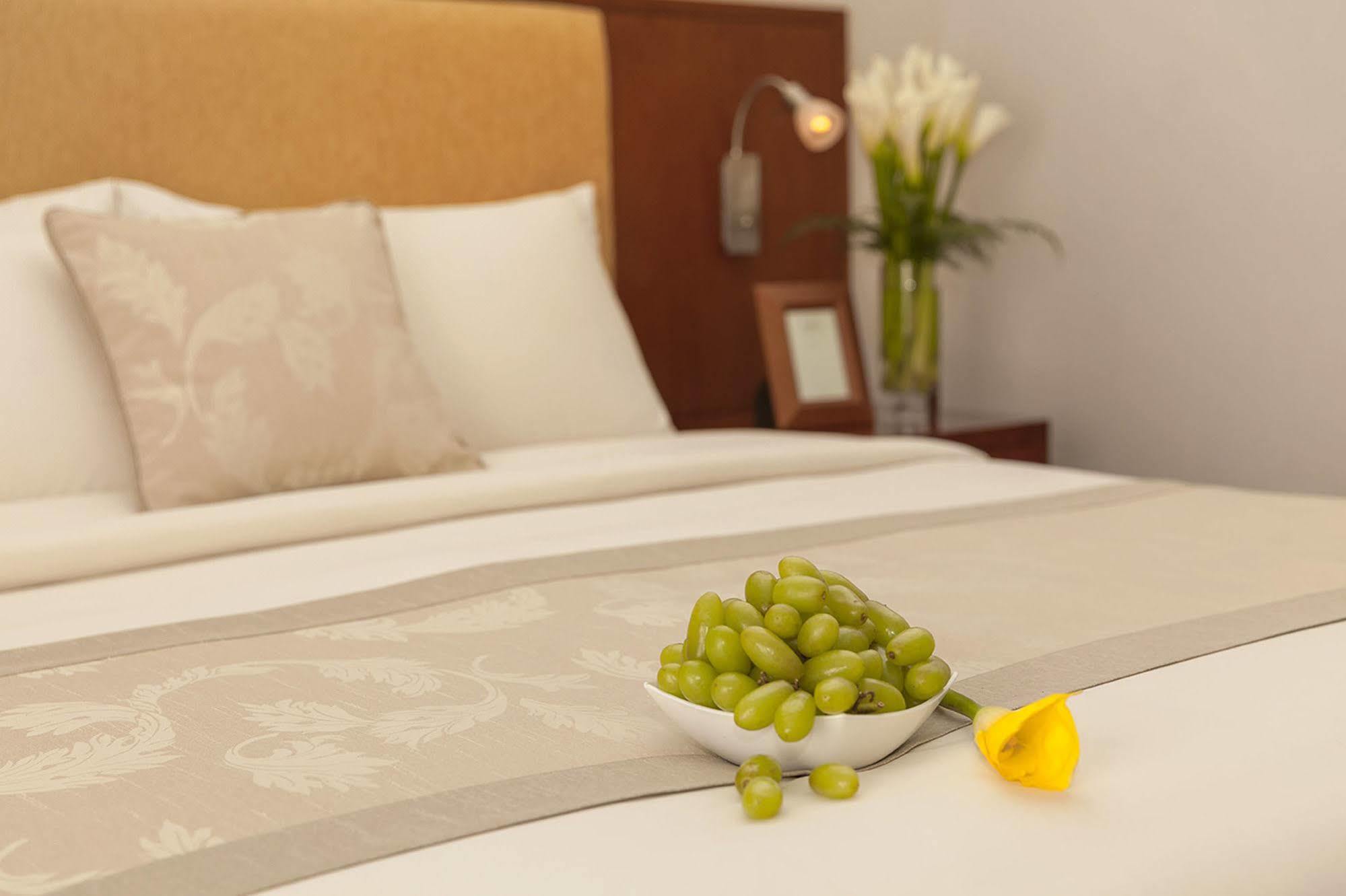 Catina Saigon Hotel Хошимин Екстериор снимка