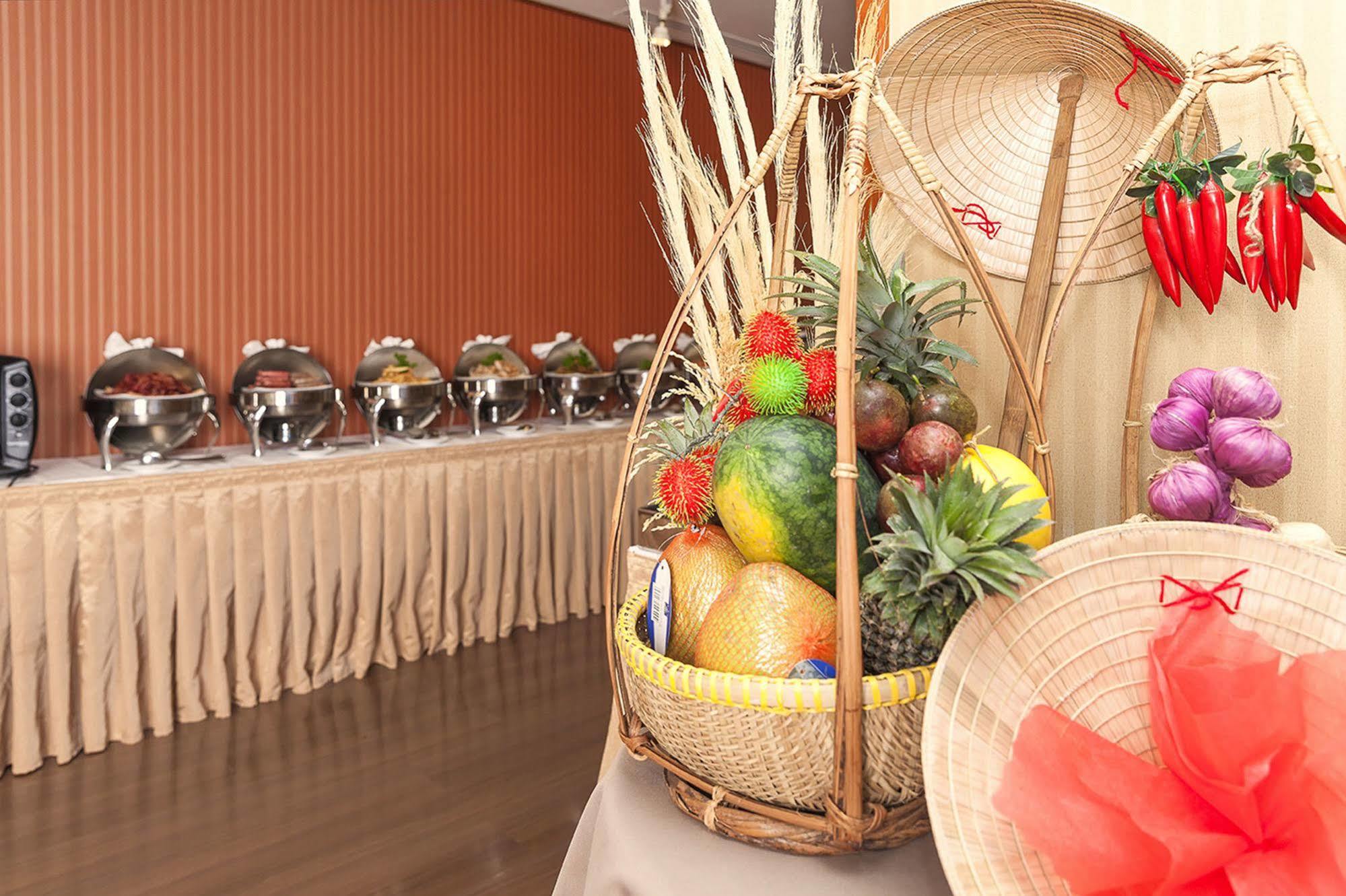Catina Saigon Hotel Хошимин Екстериор снимка