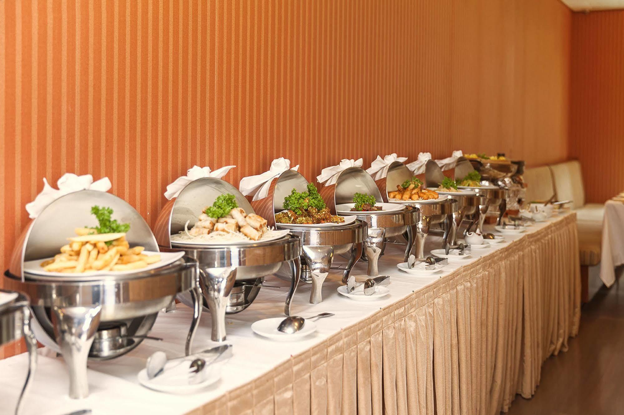 Catina Saigon Hotel Хошимин Екстериор снимка